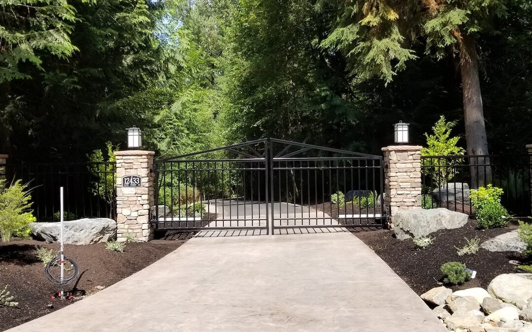 Woodinville Steel Driveway Gate Blends Security And Elegance