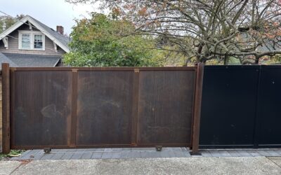 Queen Anne Corten Steel Alley Gate Transforms Family’s Backyard